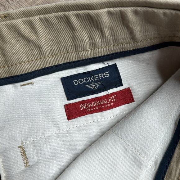 DOCKERS Khaki Flat Front Classic Fit Pants with Pockets Men’s - Picture 2 of 8